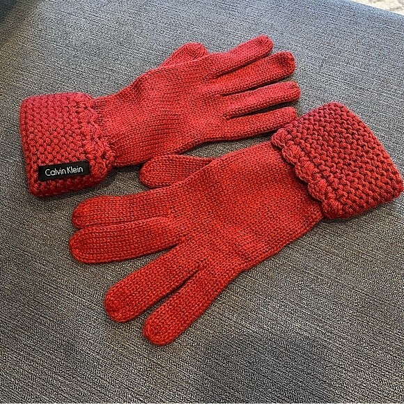 Calvin Klein Accessories - Calvin Klein Red Knit Gloves